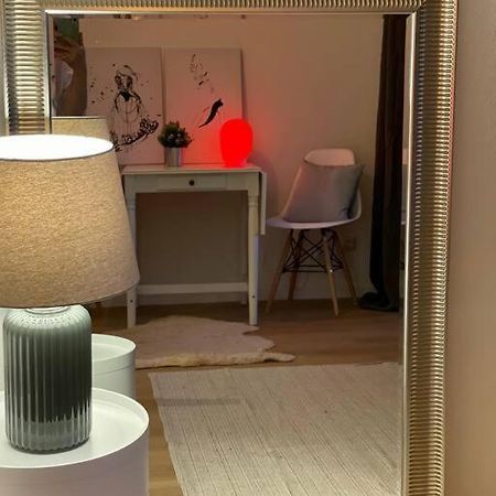 Schickes Apartment Mit Balkon In Dusseldorf Ngoại thất bức ảnh